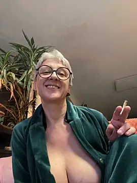 Kbimpakt online show from February 8, 4:44 pm