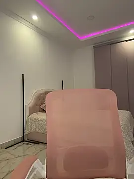 MissBecka  online show from April 21, 11:34 pm