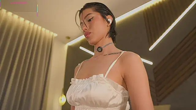 evamoretti online show from April 29, 11:21 pm