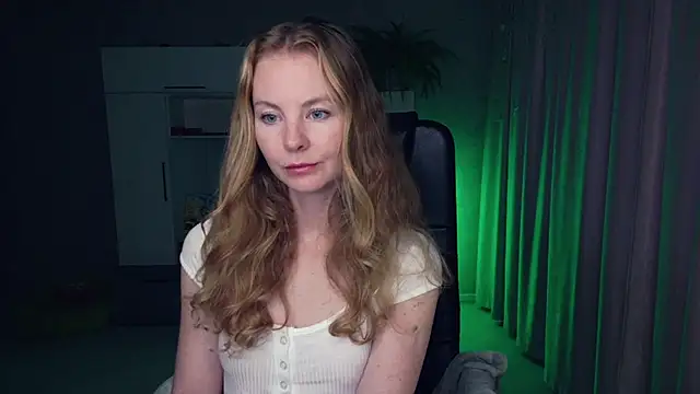 Cuddle Cat online show from October 25, 1:52 pm