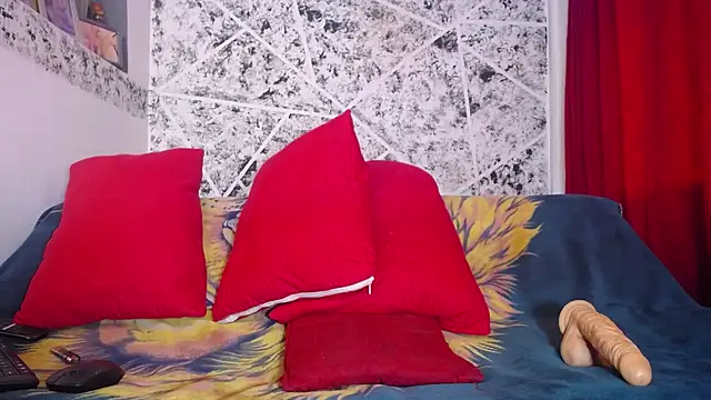 hornytsblonde online show from February 18, 2:49 pm