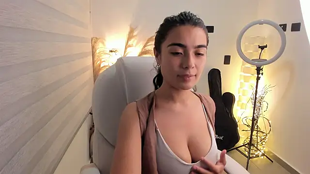 Alexandra ra online show from February 5, 3:20 am