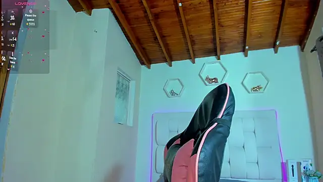 shanakendall online show from March 21, 2:33 pm