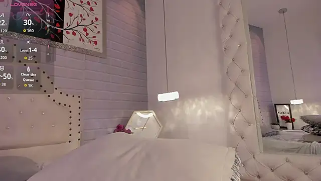Snapshot of _Eurekaa_ chatting on September 27, 3:14 am  Eurekaa  online show from September 27, 3:14 am