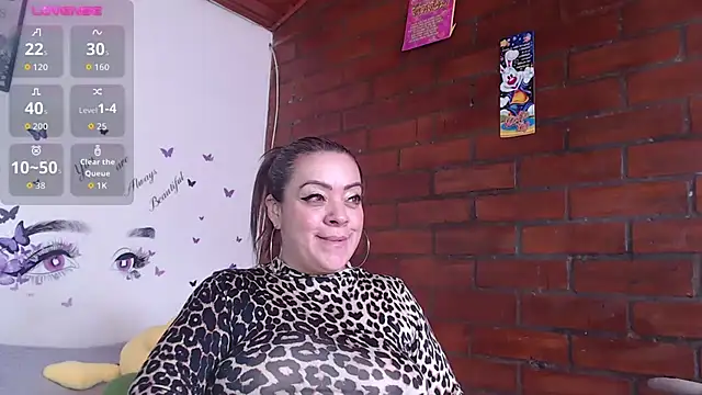 LIila28six online show from November 25, 4:20 pm