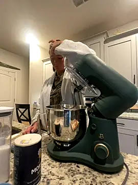 triple34D online show from October 29, 4:53 pm