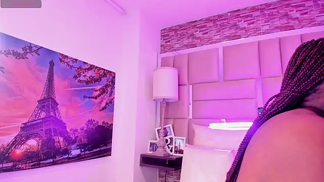 ShaniaBrownn online show from April 8, 8:00 pm