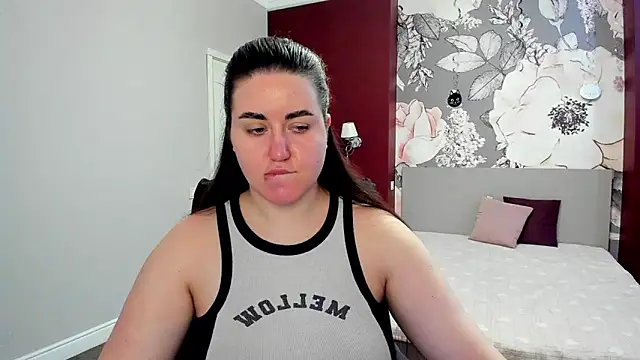 Roxie Bradley online show from March 9, 6:49 am