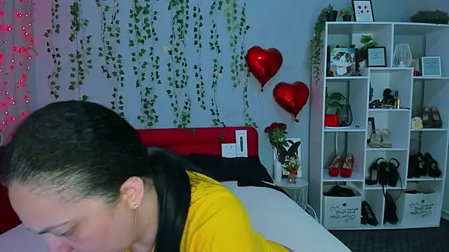 DarlingMilf online show from April 20, 6:22 pm