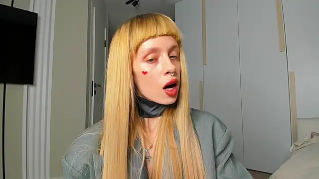 FlowerOfSin2001 online show from April 11, 4:21 pm