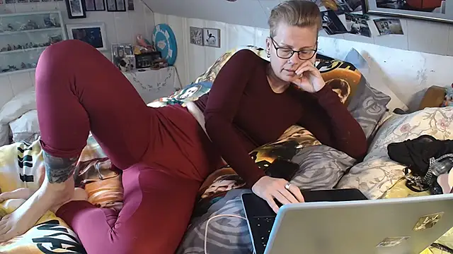 MaryG online show from March 17, 9:13 am