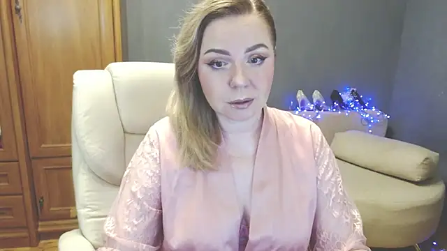 Cute sun online show from July 4, 6:04 pm