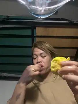 Snapshot of pinay4uwithagoodheart chatting on September 27, 9:49 am pinay4uwithagoodheart online show from September 27, 9:49 am