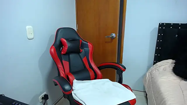 Ursulawhite69 online show from April 12, 2:03 am