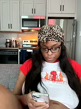 CandyLuxxxx online show from October 15, 11:18 pm