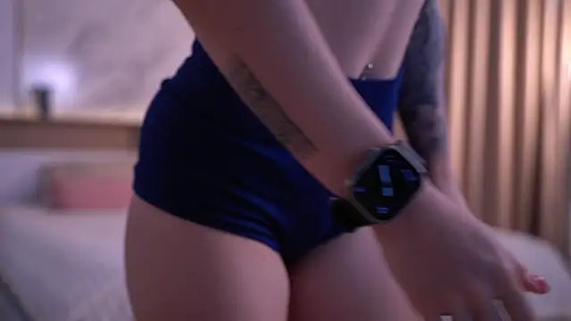 Cute Foxyxh online show from April 28, 3:21 am