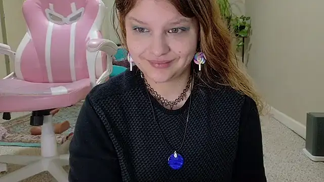 Emihaze online show from March 10, 5:28 pm