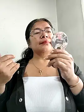   valentina18 online show from October 27, 1:06 pm