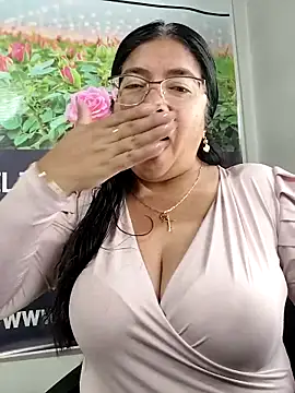   valentina18 online show from February 9, 1:46 pm