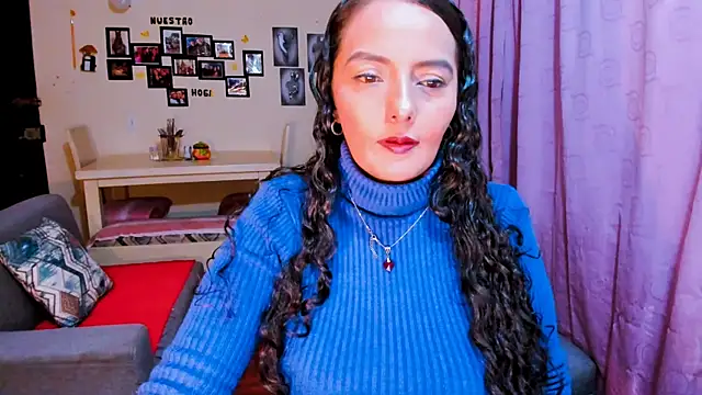 emma luxy online show from March 31, 11:49 pm