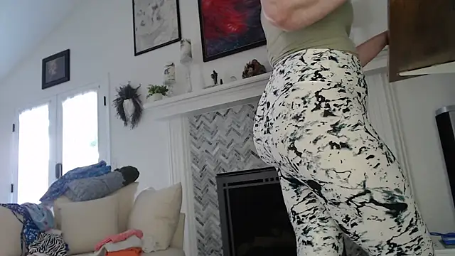 AuroraWillows online show from October 4, 2:43 pm