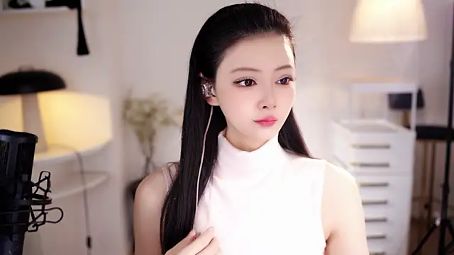 Ocean--Lili online show from March 1, 2:28 pm