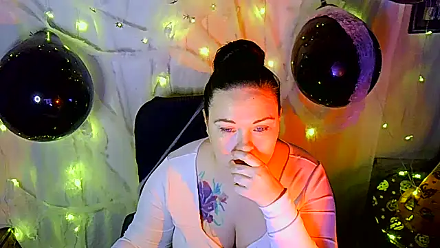 Snapshot of Victoria_Marks chatting on October 30, 7:04 pm Victoria Marks online show from October 30, 7:04 pm