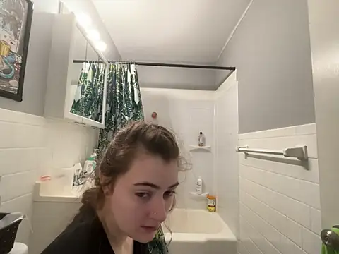 Snowbunnycake 131 online show from November 6, 12:00 pm