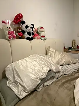 Snapshot of oriana_zoeee chatting on September 25, 12:21 am oriana zoeee online show from September 25, 12:21 am
