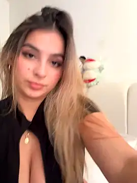 Snapshot of oriana_zoeee chatting on October 3, 10:26 pm oriana zoeee online show from October 3, 10:26 pm