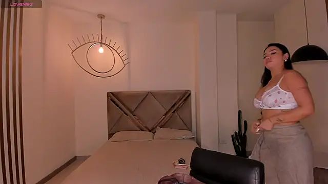 MollyJones  online show from June 24, 7:46 pm