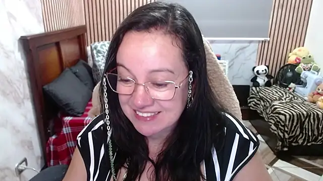 Sonialorens  online show from April 13, 4:30 pm