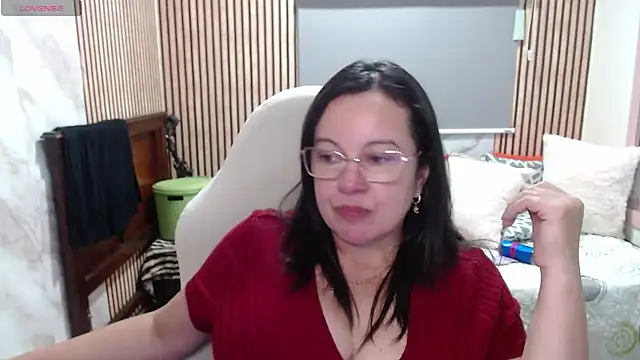 Sonialorens  online show from May 16, 12:02 am