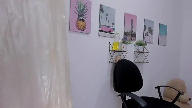 Emma lean online show from February 7, 7:29 pm