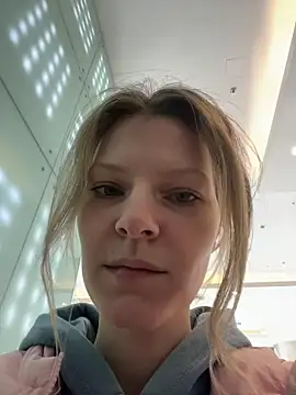 MaryHiggins online show from March 27, 9:54 am