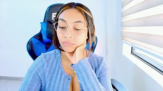 sophiax-x online show from May 14, 5:41 pm
