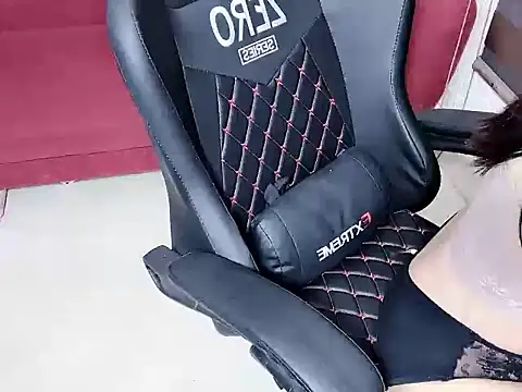 lisa love99 online show from June 2, 10:00 pm