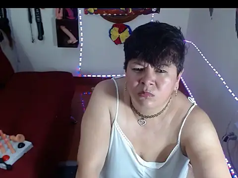angelitolove727 online show from June 24, 11:59 pm