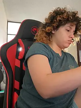 EmmaMelissa0521 online show from April 20, 6:55 pm