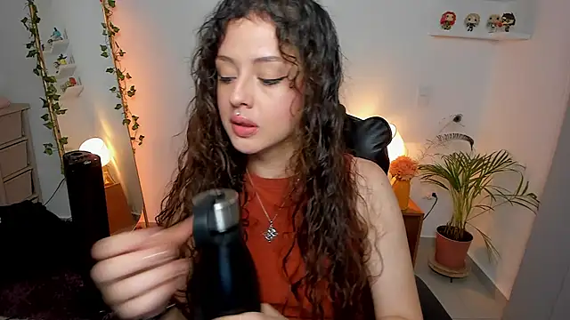 Cassandra Caiin online show from June 12, 4:09 am