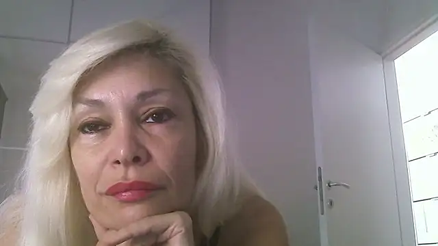 Snapshot of EvaaMina chatting on September 21, 12:15 pm EvaaMina online show from September 21, 12:15 pm