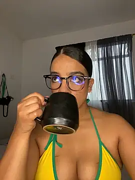 trianawhite online show from March 27, 3:24 pm