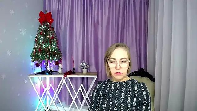 queen a n i online show from January 16, 10:44 am