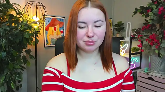 LAYLAxSTAR online show from December 17, 8:07 am