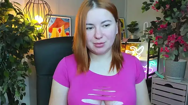 LAYLAxSTAR online show from December 2, 7:32 am