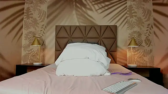 Scarleett 22 online show from February 23, 8:08 pm