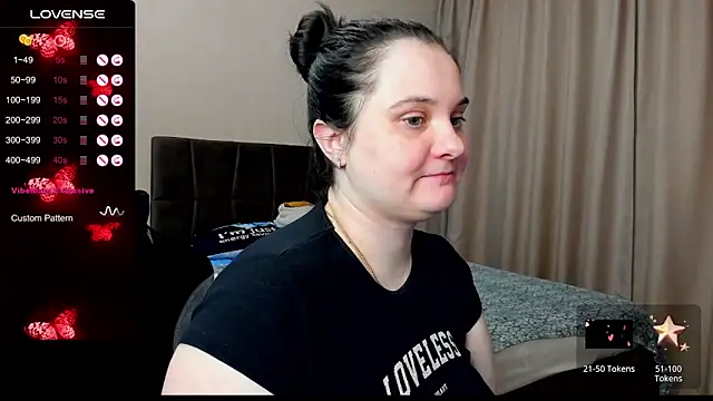 Snapshot of AlanaBrox chatting on October 15, 12:24 am AlanaBrox online show from October 15, 12:24 am