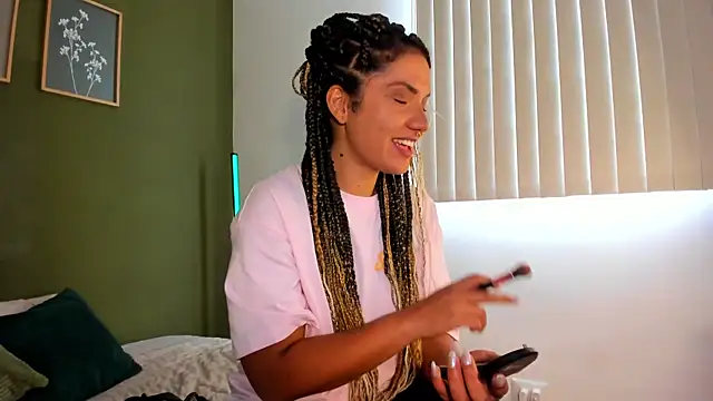 karlye 5 online show from March 24, 3:39 pm