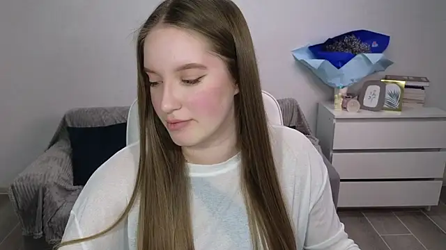 EvaMaddison online show from December 17, 8:35 pm