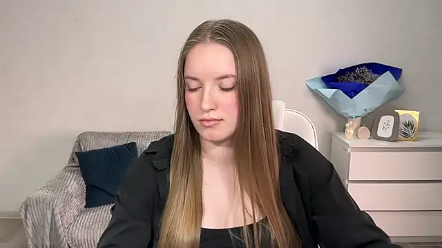 EvaMaddison online show from September 19, 7:13 pm